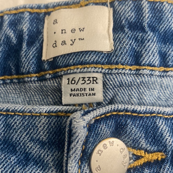 Jeans - Picture 4 of 4